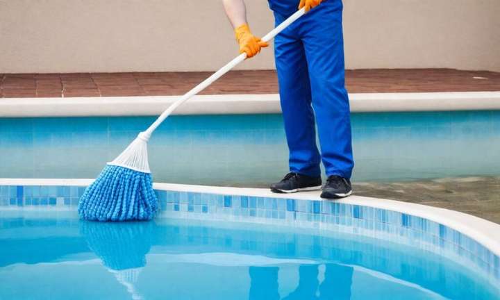 أهمية تنظيف المسابح بشكل دوري